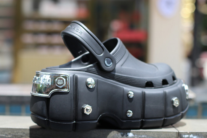 Balenciag* Sandal 26