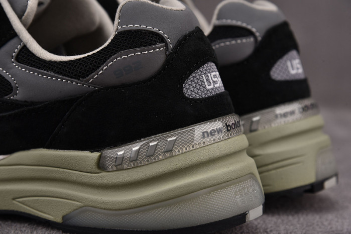 NEW BALANCE 992 NB000006