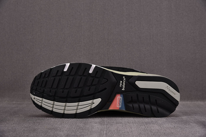NEW BALANCE 992 NB000006