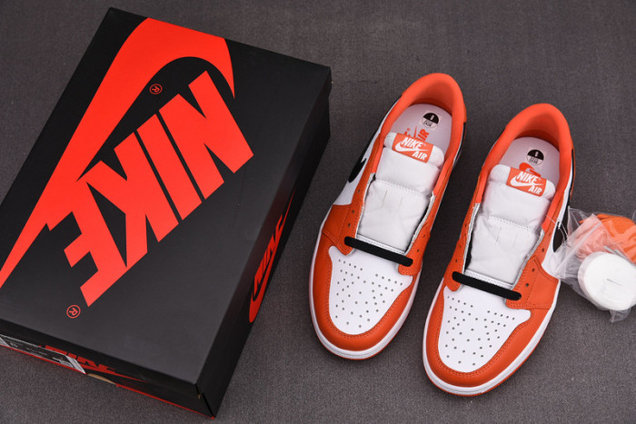 AIR JORDAN 1 LOW 