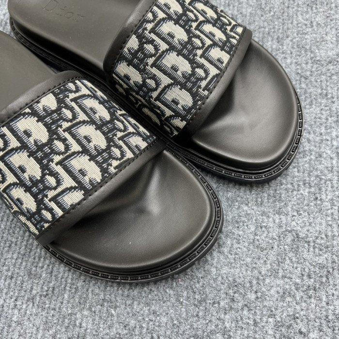 Dio*r sandal18