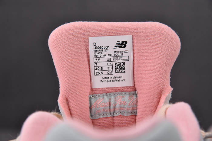 NEW BALANCE 9060 NB000028