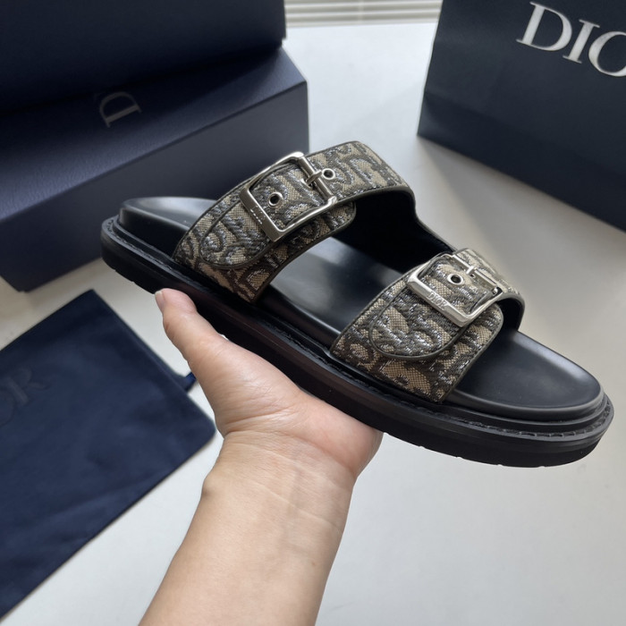 Dio*r sandal 44
