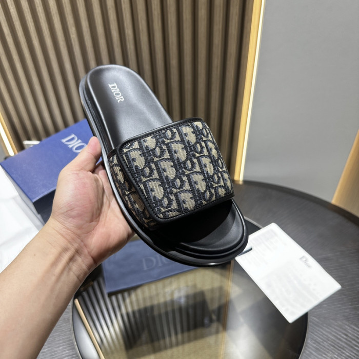 Dio*r sandal 53