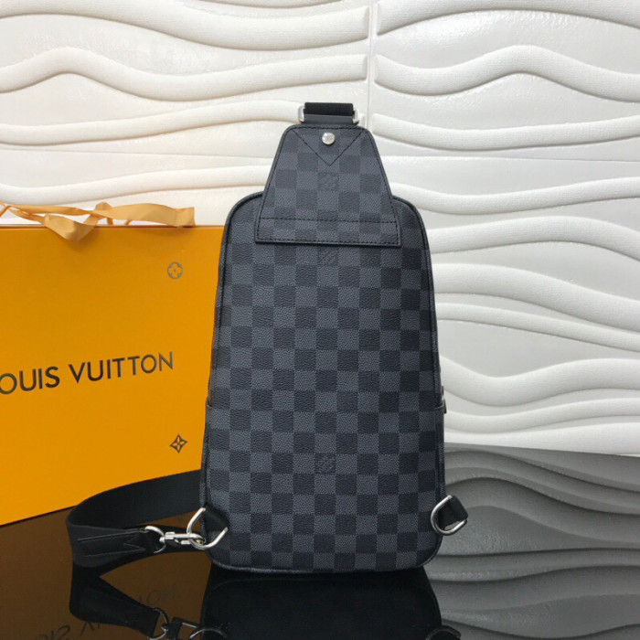 L&V BAG26