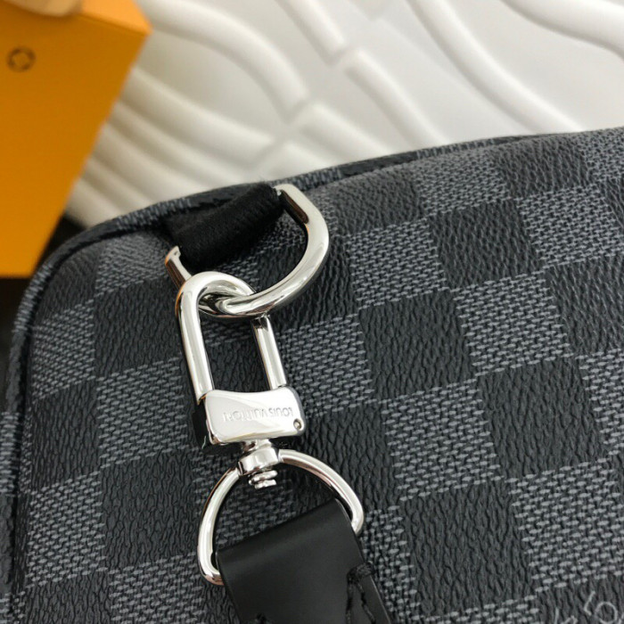 L&V BAG26