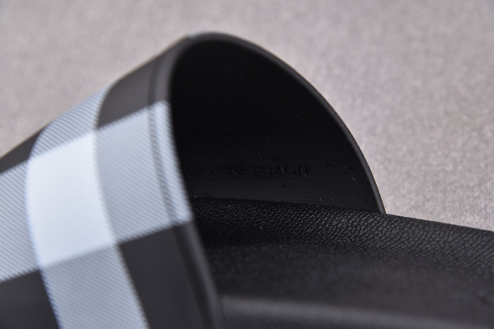 BURBER*Y Sandal13