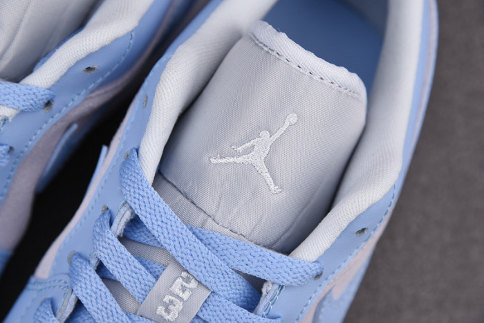 air Jordan 1 Low  Grey Aluminum DC0774-050