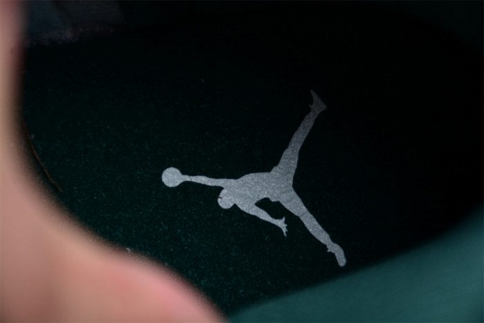 Air Jordan 12 white and green 136001-063