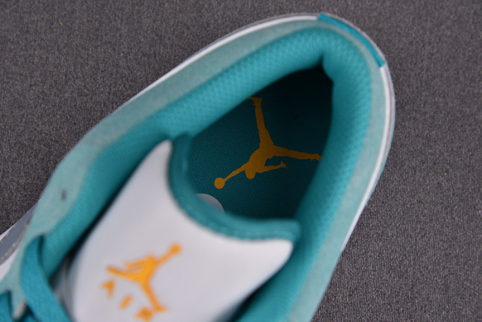 Air Jordan 1 Low SE New Emerald  DN3705-301