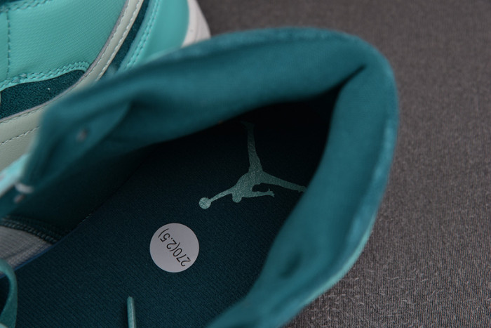 Air Jordan 1 Mid Chenille Bleached Turquoise DZ3745-300
