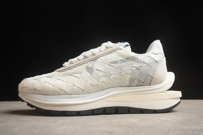 sacai x Nike LDVaporwaffle Mix Low White DR5209-100