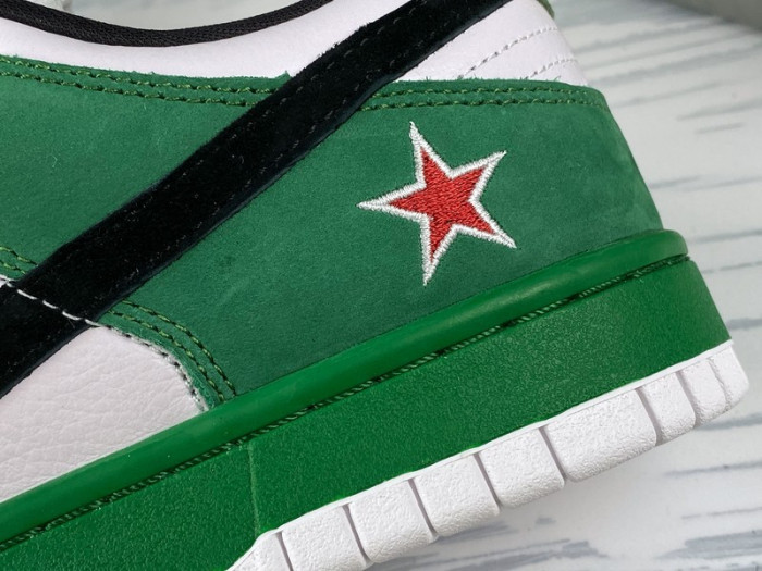 Nike dunk low sb  heineken  304292-302