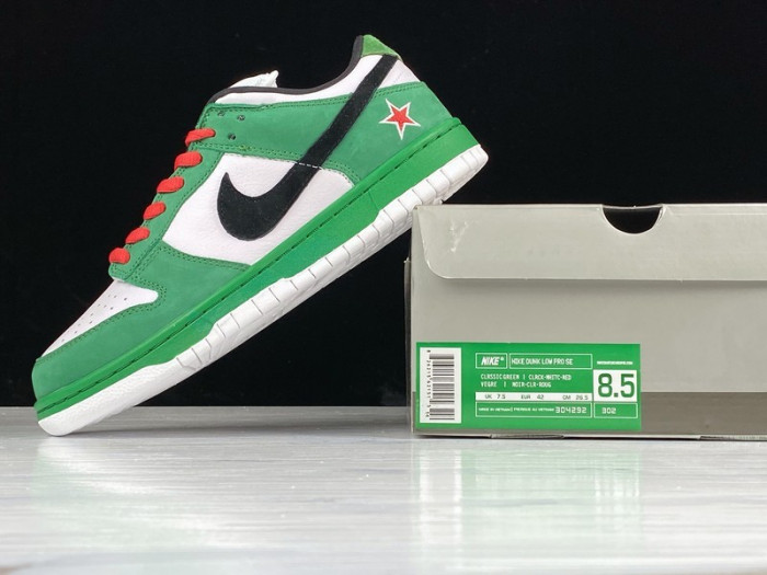 Nike dunk low sb  heineken  304292-302