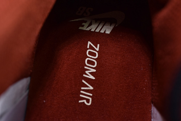 Nike SB Dunk Low Pro Hennessy  BQ6817-100