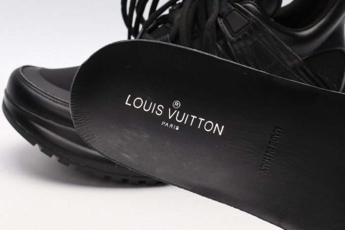 LV snekaers L000001