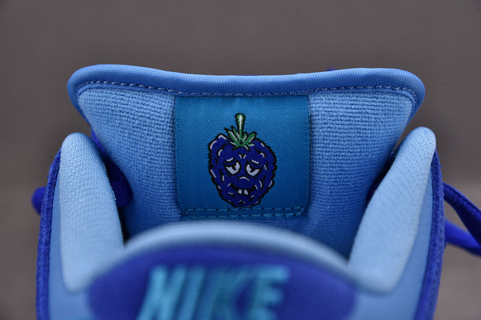 Nike SB Dunk Low Blue Raspberry  DM0807-400