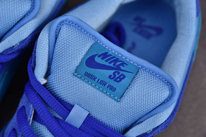 Nike SB Dunk Low Blue Raspberry  DM0807-400