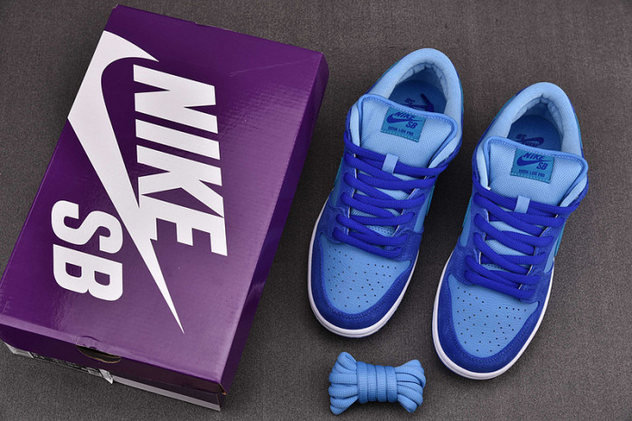 Nike SB Dunk Low Blue Raspberry  DM0807-400
