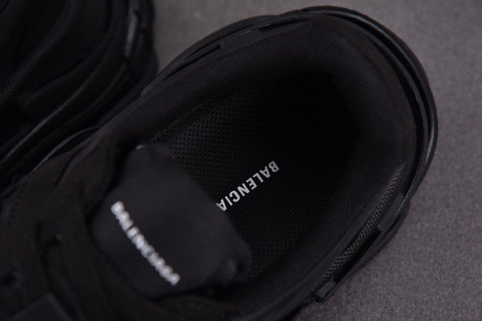 TRIPLES TRAINER SNEAKERS 2000058