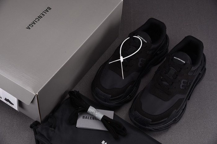 TRIPLES TRAINER SNEAKERS 2000058