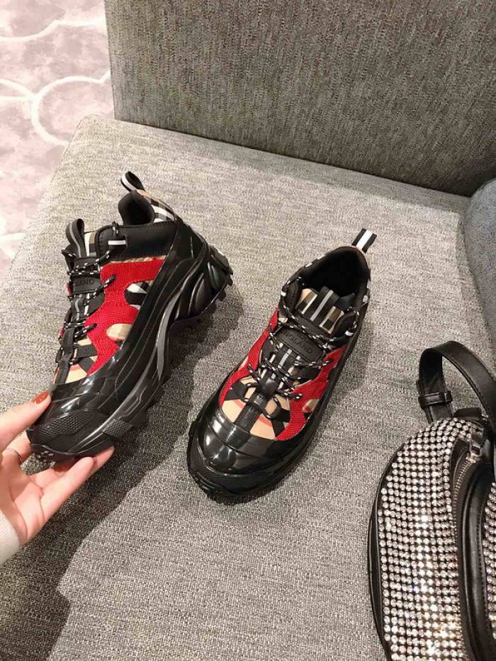 Burber*y sneakers B000004