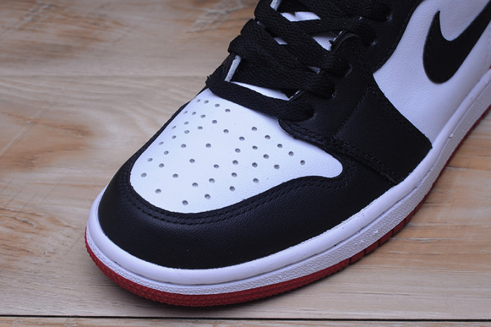 AIR JORDAN 1 High OG “Black Toe” white/ black-varsity red  555088-125