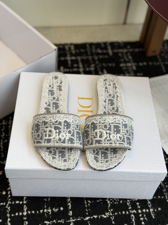 Dio*r sandal 101