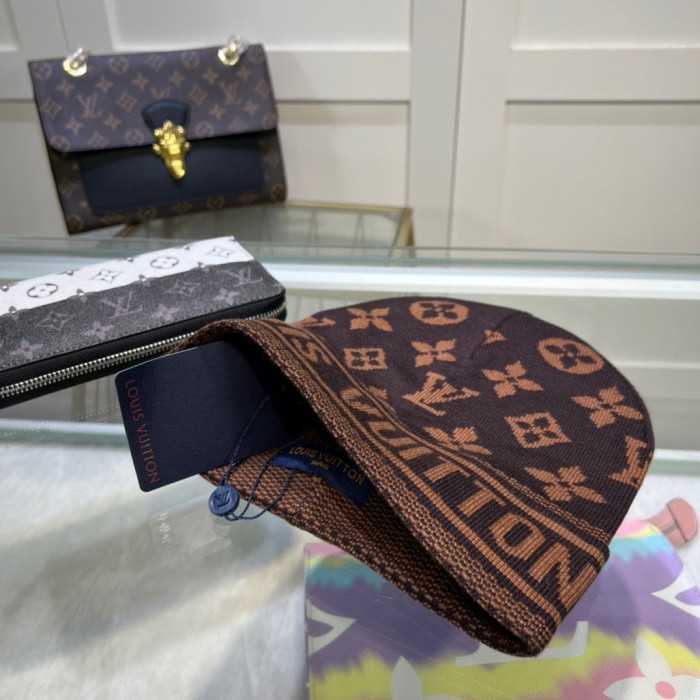 LV hat62