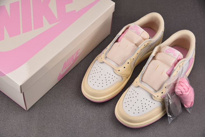 Air Jordan 1 Retro Low OG SP Travis Scott Shy Pink IQ7604-100