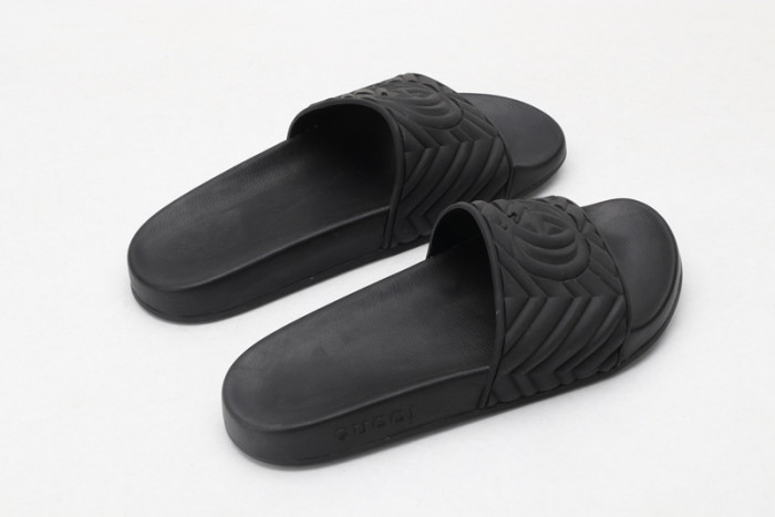 G*u*i* sandal19