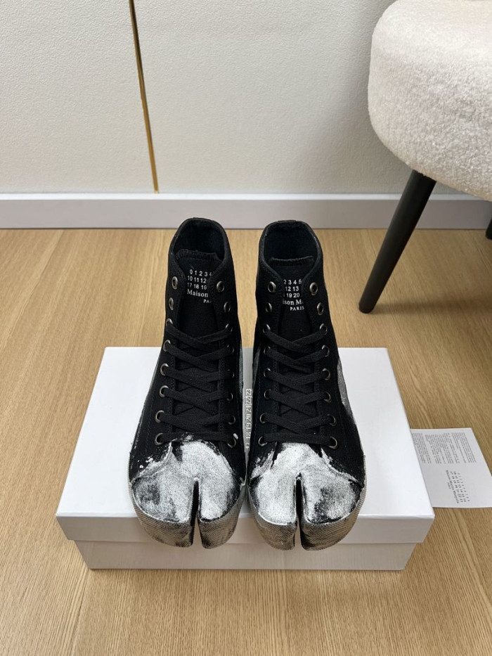 Maison Margiela Sneaker MM000117