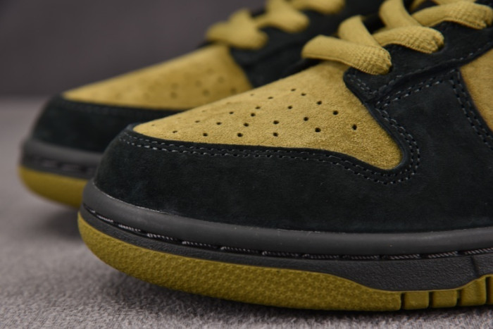 Nike SB Dunk Low 94 Camper Green HQ8487-300