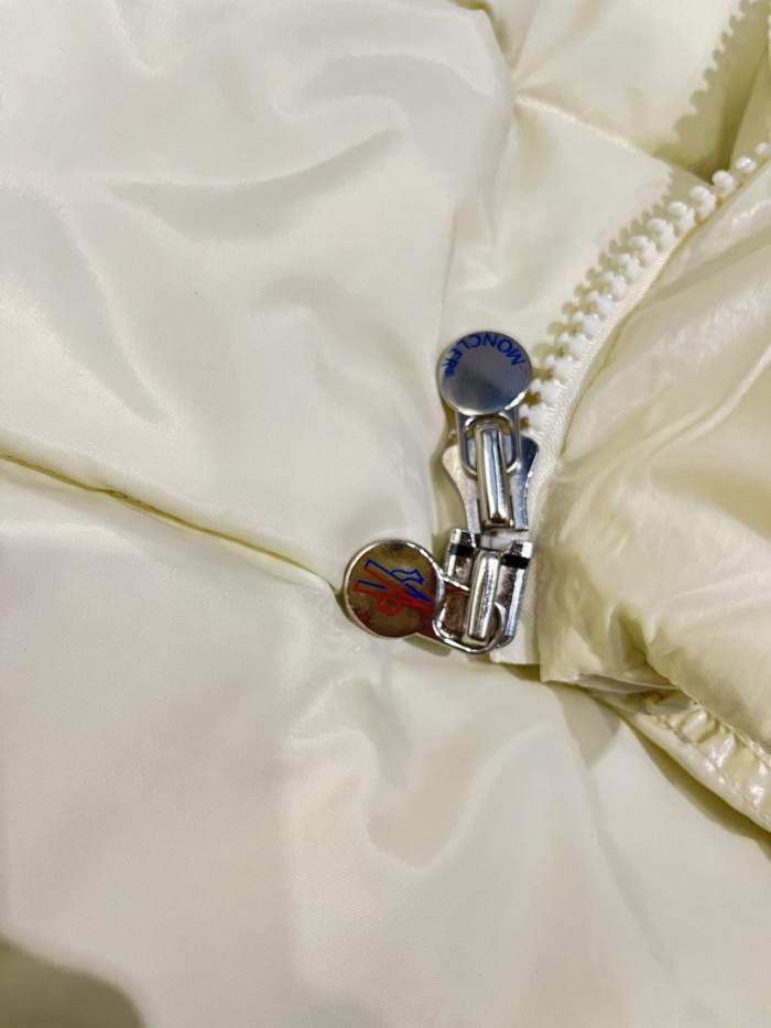 Moncler Down Jacket 86