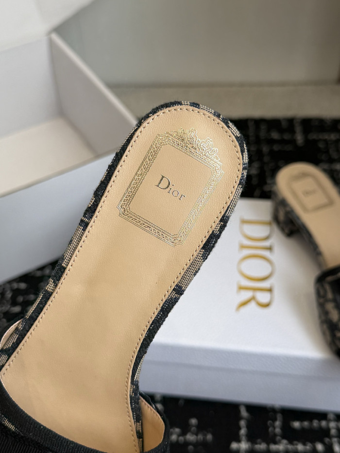 Dio*r sandal 122