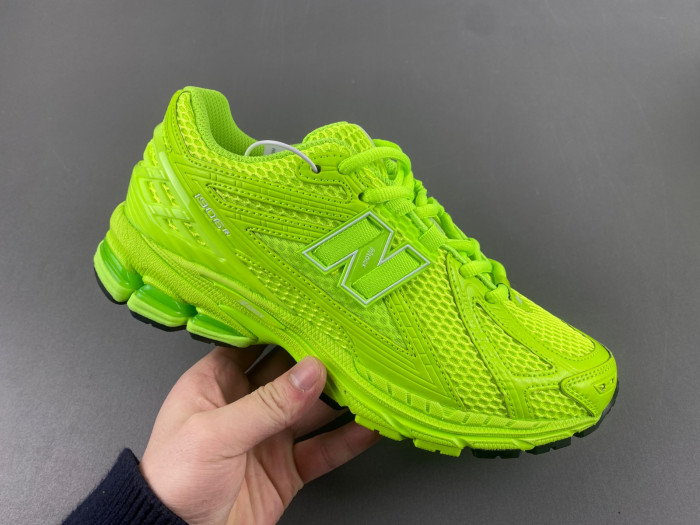 NEW BALANCE 1906R NB000052
