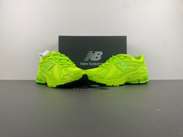 NEW BALANCE 1906R NB000052