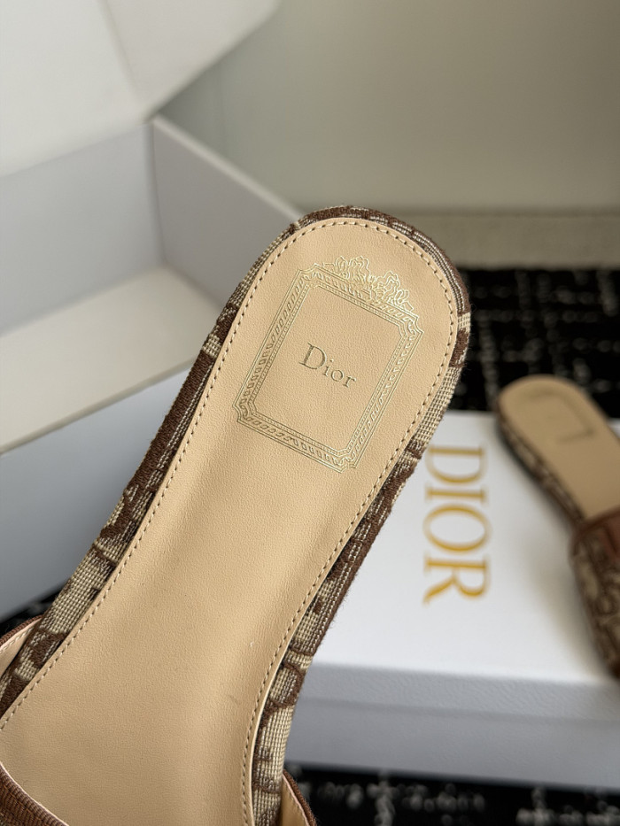 Dio*r sandal 125