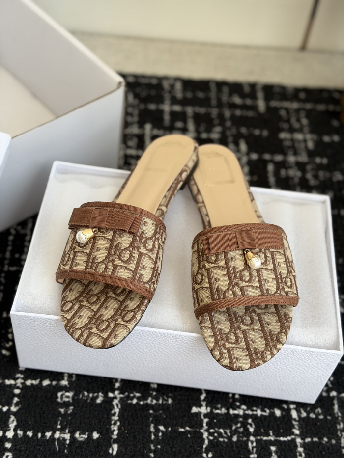 Dio*r sandal 125