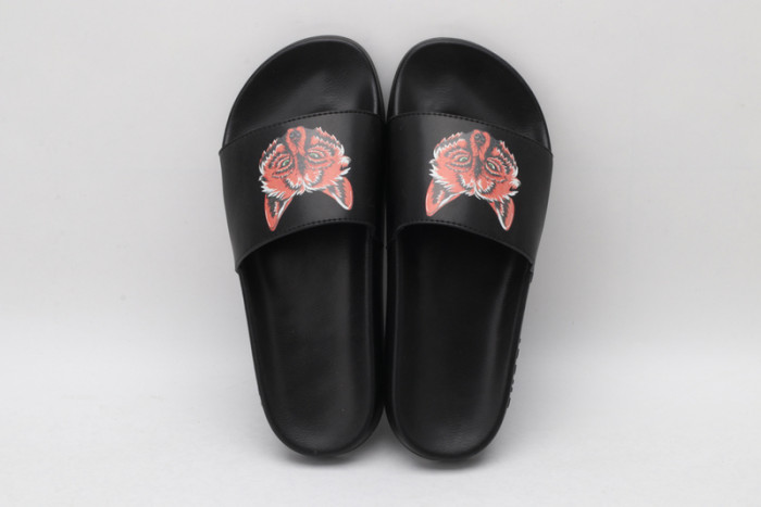 G*u*i* sandal54