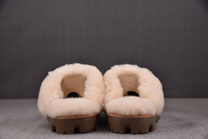 UGG SANDALS 6