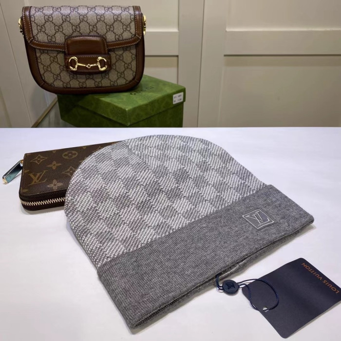 LV hat54