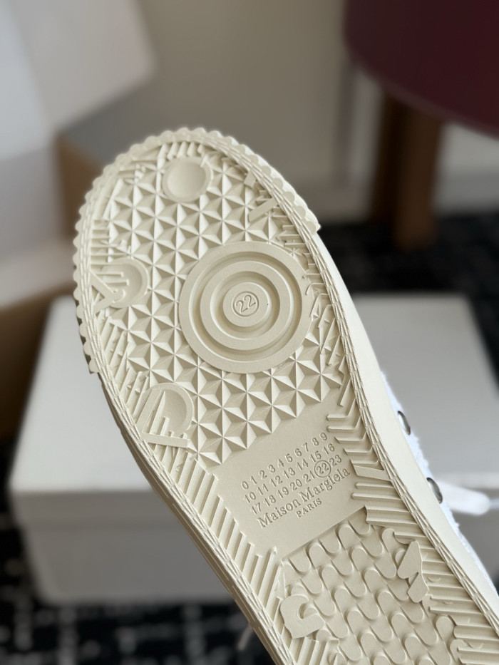 Ma1s0n Marg*e1a Sneaker MM000156
