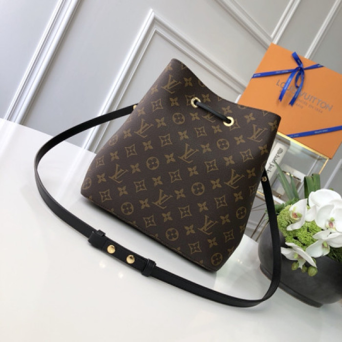 L&V BAG78 --26X22X27CM