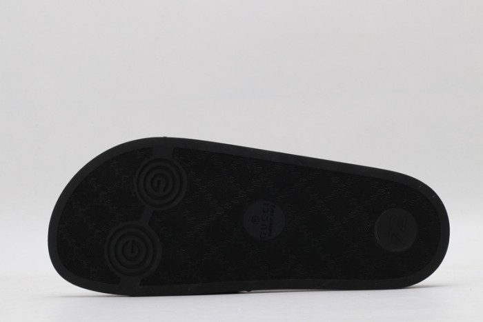 G*u*i* sandal57