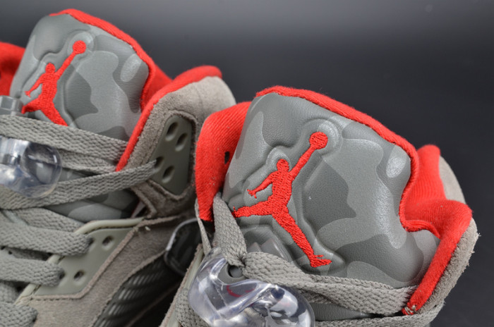bape x air jordan 5 trophy room“camo” university red mens 136027-051