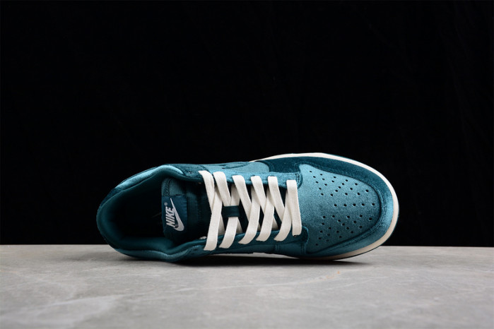 nike dunk low green velvet dz5224-300