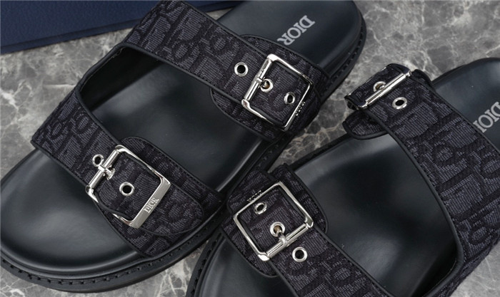 dio*r sandal 31