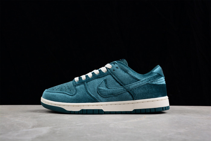 nike dunk low green velvet dz5224-300
