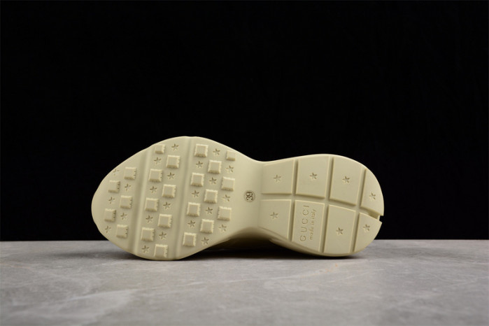 G*u*i* trainer sneaker89